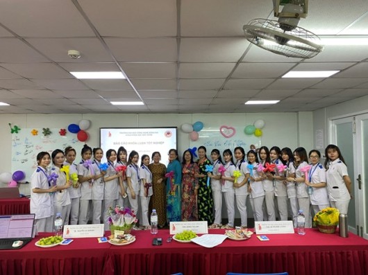 BUỔI BÁO CÁO KHÓA LUẬN TỐT NGHIỆP KHÓA 16 NGÀNH ĐIỀU DƯỠNG VÀ NGÀNH KỸ THUẬT XÉT NGHIỆM Y HỌC