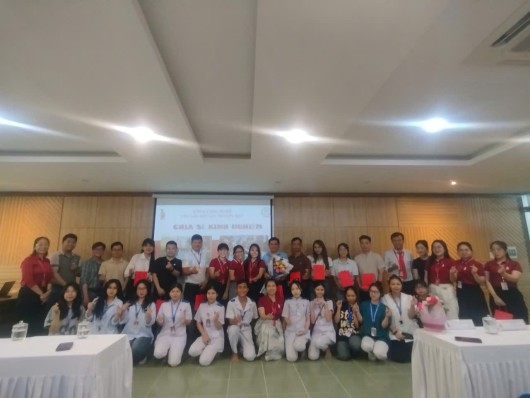 BUỔI HỌP MẶT RA MẮT CÂU LẠC BỘ CỰU NGƯỜI HỌC KHOA CÔNG NGHỆ: KẾT NỐI THẾ HỆ – GẮN KẾT TRI THỨC