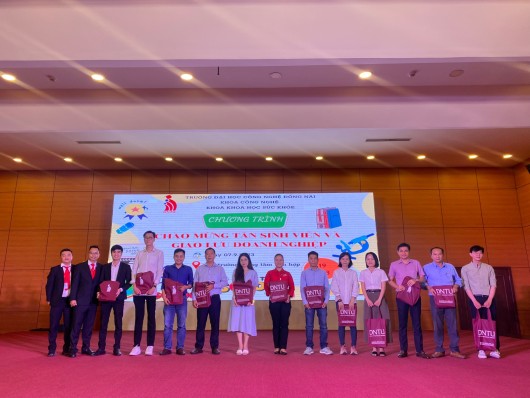 CHÀO KHÓA MỚI K19- CHƯƠNG TRÌNH CHÀO ĐÓN TÂN SINH VIÊN VÀ GIAO LƯU DOANH NGHIỆP CỦA 2 KHOA: KHOA CÔNG NGHỆ & KHOA SỨC KHỎE THỰC PHẨM