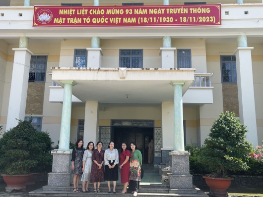 KHOA CÔNG NGHỆ THAM GIA HOẠT ĐỘNG CỘNG ĐỒNG VÀ TUYỂN SINH “NÂNG CAO NĂNG LỰC CHO HỘI PHỤ NỮ VÀ CHUYÊN ĐỀ ĐỂ ĐỊNH HƯỚNG NGHỀ NGHIỆP PHÁT TRIỂN CHO HỌC SINH CẤP 3 HUYỆN TRẢNG BOM”