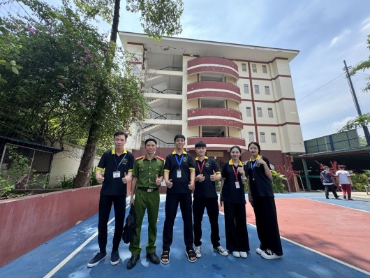 KHÓA TẬP HUẤN TRANG BỊ KỸ NĂNG PHÒNG CHÁY CHỮA CHÁY VÀ CỨU HỘ CỨU NẠN CHO GIẢNG VIÊN VÀ SINH VIÊN KHOA CÔNG NGHỆ