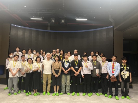 SINH VIÊN CÔNG NGHỆ THỰC PHẨM THAM GIA TRẢI NGHIỆM THỰC TẾ TẠI CÔNG TY THỰC PHẨM DÂN ÔN: HÀNH TRÌNH HỌC HỎI VÀ PHÁT TRIỂN