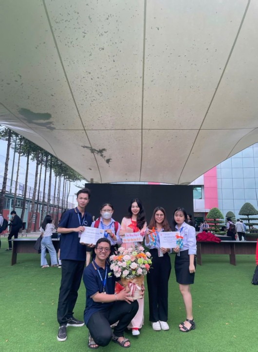 SINH VIÊN KHOA CÔNG NGHỆ ĐƯỢC GIỮ LẠI TRƯỜNG CÔNG TÁC