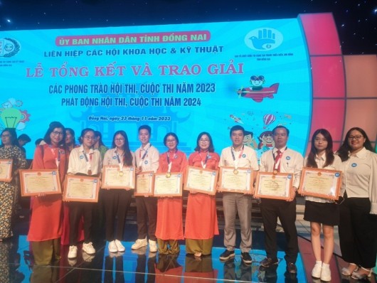 TẬP THỂ GIẢNG VIÊN KHOA CÔNG NGHỆ GẶT HÁI NHIỀU GIẢI THƯỞNG TẠI CUỘC THI SÁNG TẠO KHOA HỌC KĨ THUẬT TỈNH ĐỒNG NAI 2023