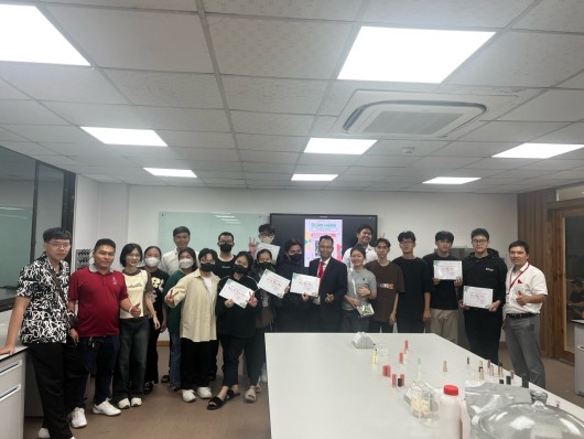 TRẢI NGHIỆM 4H LÀM SINH VIÊN KHOA CÔNG NGHỆ CỦA CÁC BẠN HỌC SINH THPT VÀ SINH VIÊN TRƯỜNG CAO ĐẲNG KỸ THUẬT ĐỒNG NAI