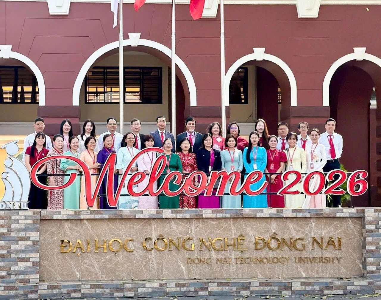 Rộn ràng khai xuân – Khởi đầu năm mới đầy hứng khởi tại Khoa Công nghệ DNTU