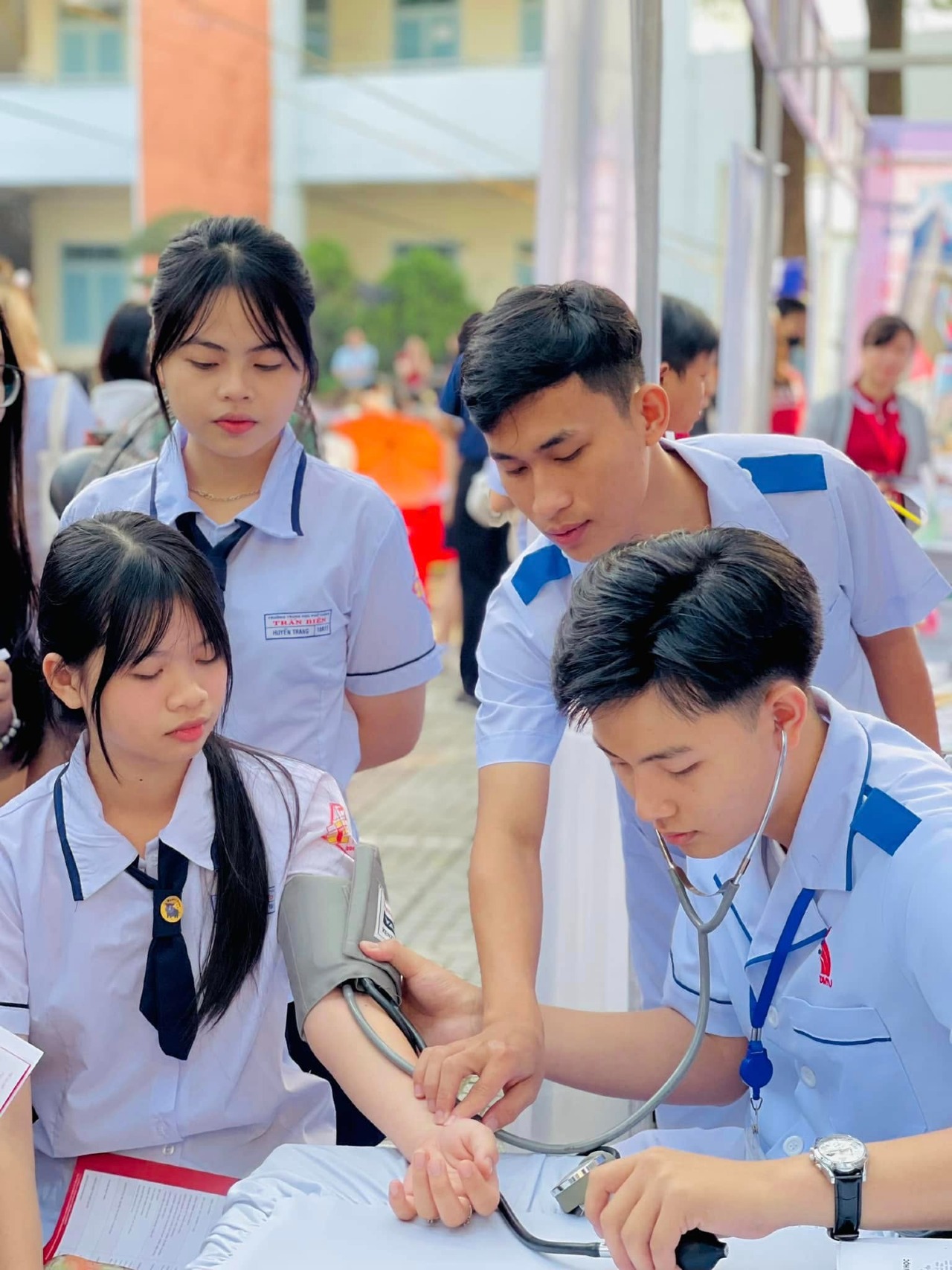 Khoa Công nghệ chào mừng Ngày Quốc tế Điều dưỡng 12/5