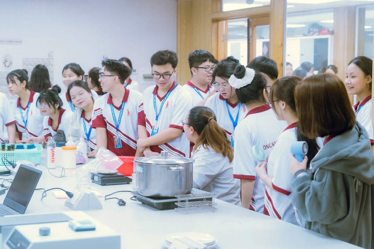 Sinh viên Khoa Công nghệ tham gia cuộc thi "Start-up Sinh viên DNTU gắn với Đổi mới Sáng tạo" lần I, năm 2026