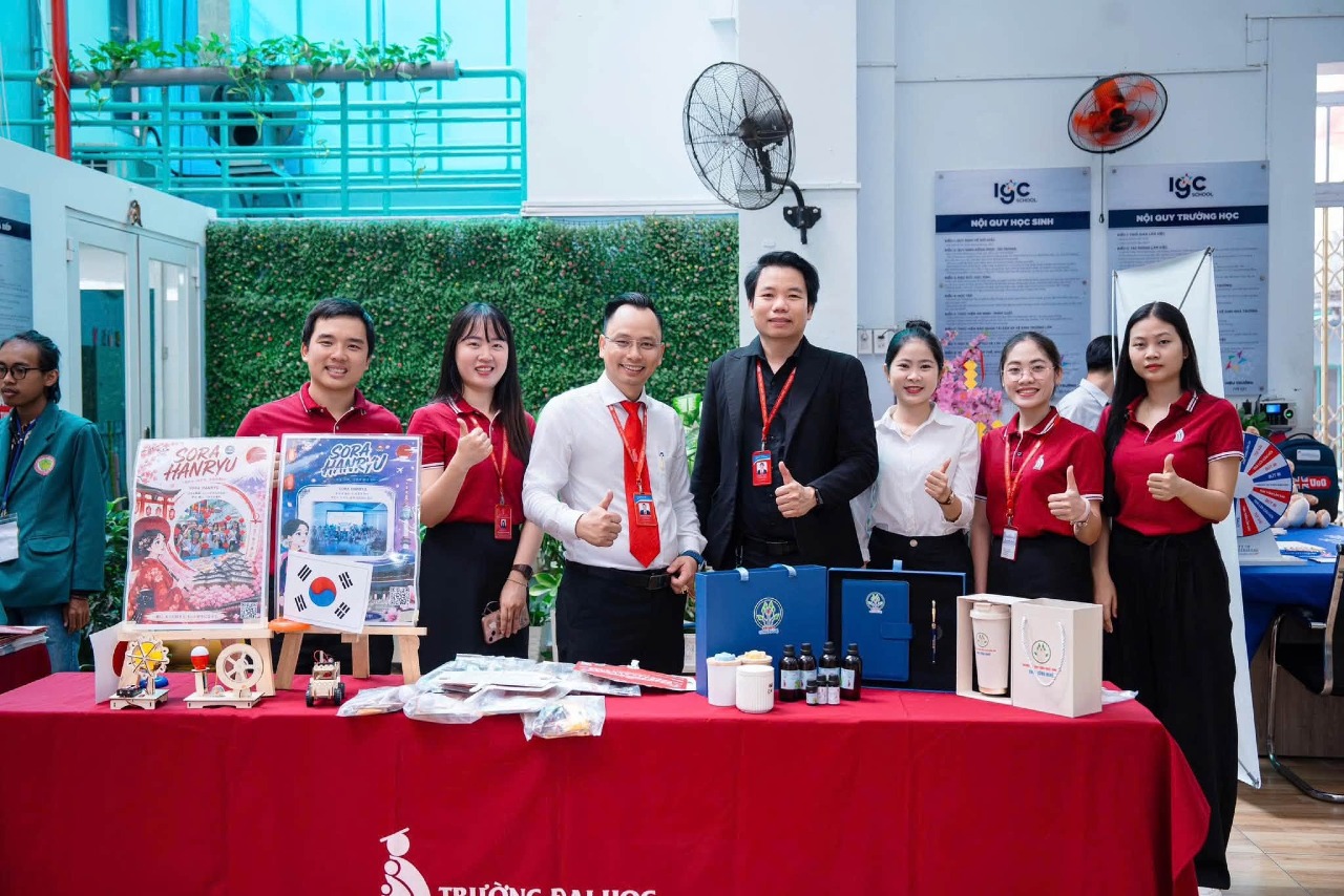 Khoa Công nghệ đồng hành cùng Ngày hội STEM AI tại Trường IGC Lê Quý Đôn