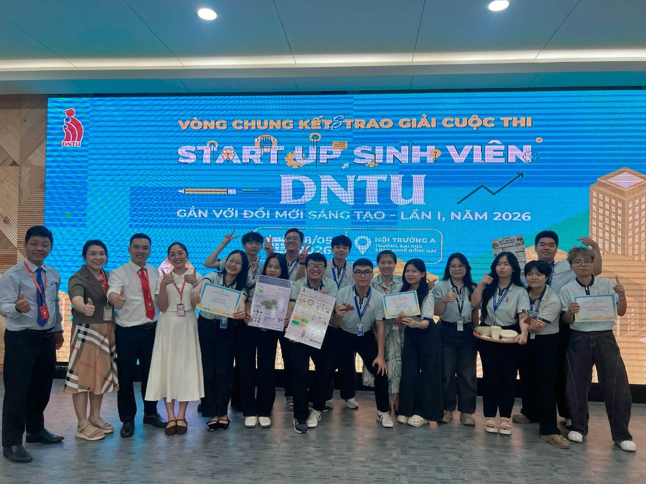 Tự hào Khoa Công nghệ – Đại thắng tại cuộc thi Startup Sinh viên DNTU 2026