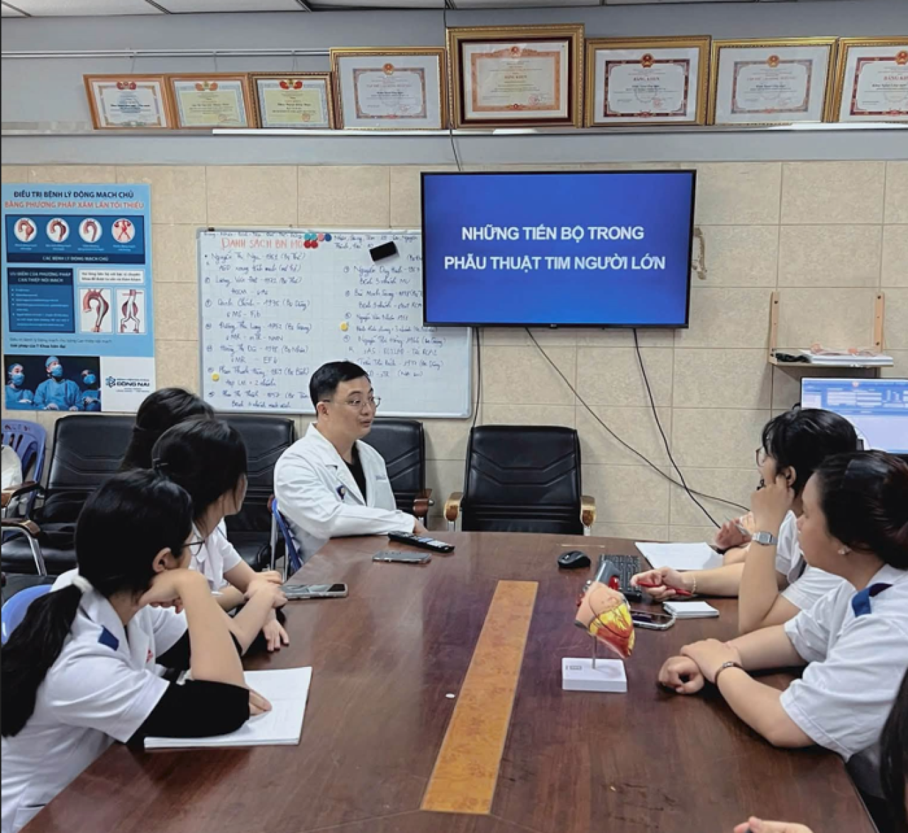 Sinh viên Kỹ thuật Xét nghiệm Y học trải nghiệm học phần Giải phẫu – Mô học tại Bệnh viện Đa khoa Đồng Nai