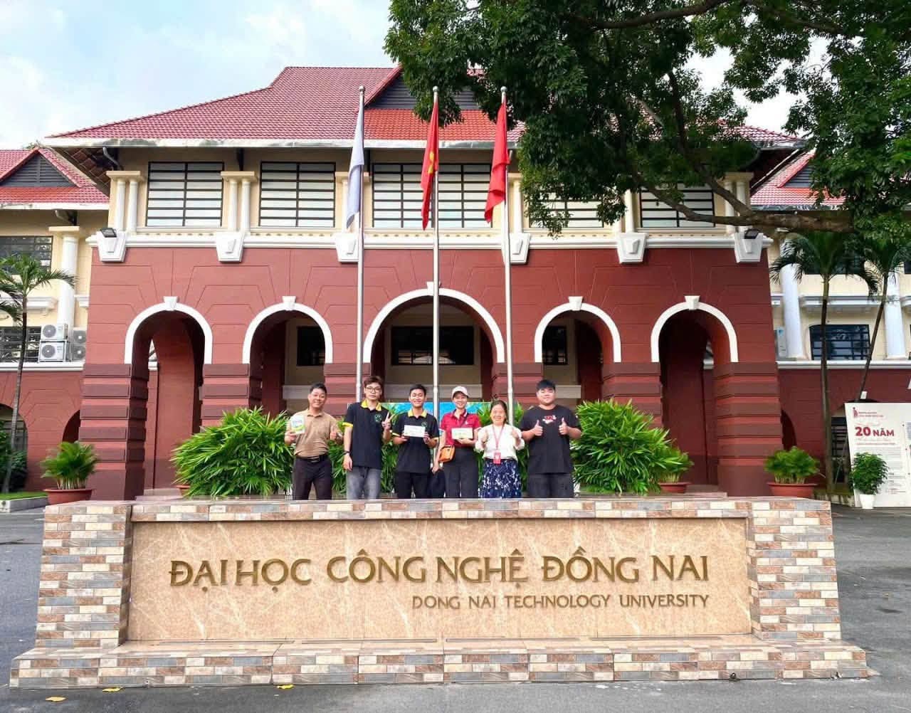 Sinh viên Khoa Công nghệ lên đường đến Philippines cho hành trình giao lưu quốc tế